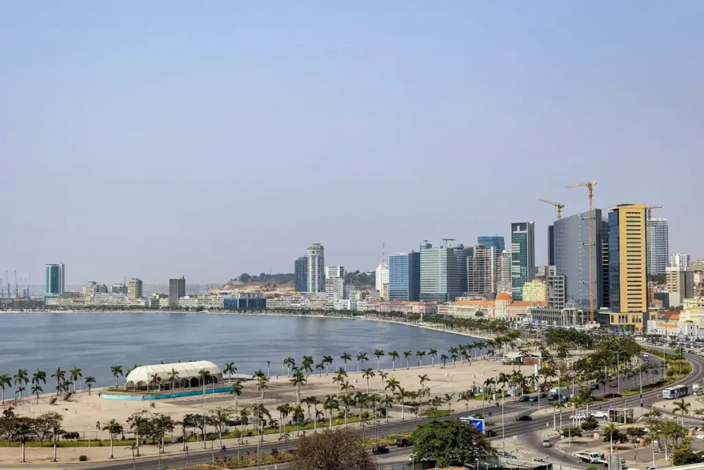 Angola garante financiamento de 340 milhões de euros para gestão da dívida comercial